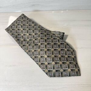 Elegant Geometric Patterned Tie - Black and Gray